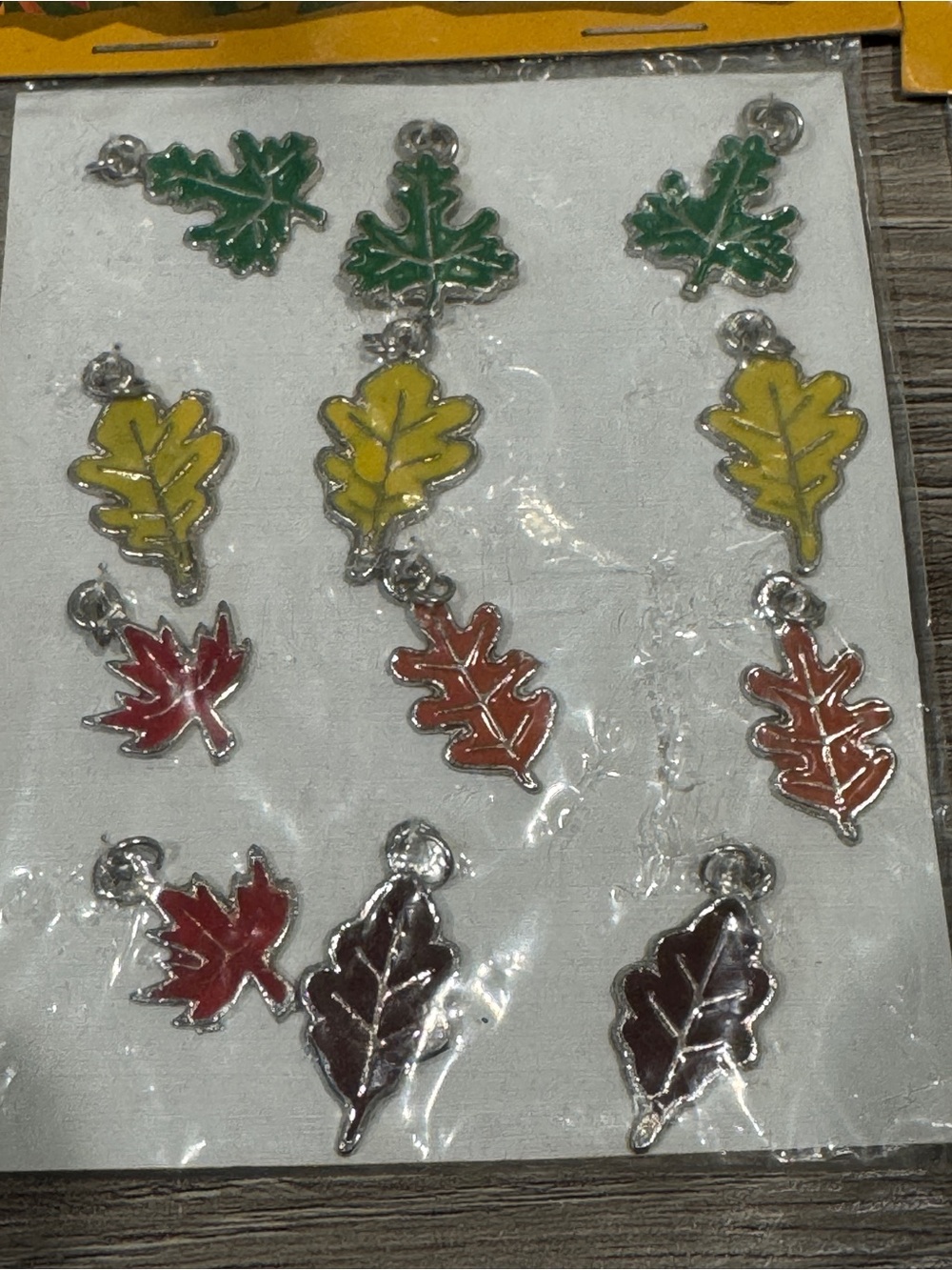 š Fall Enamel Charms - 3 New Packs Of Multi-Color Leaf Charms - Picture 4 of 16